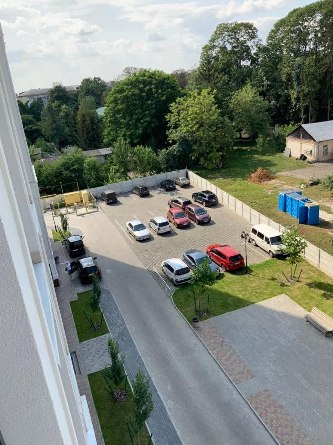 Дизайнерський Ремонт&Центр& Vip, Електрозаправка На Території Будинку Rivne Dış mekan fotoğraf