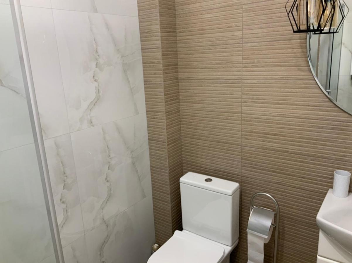 Дизайнерський Ремонт&Центр& Vip, Електрозаправка На Території Будинку Rivne Dış mekan fotoğraf